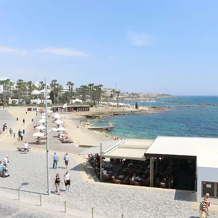 Nomasuites - Sea Studio Apartment Paphos